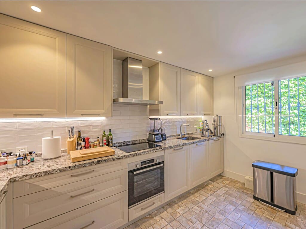 Apartamento de 3 habitaciones en La Mairena en venta con piscina garaje - 895.000 € (Ref: 9861615)