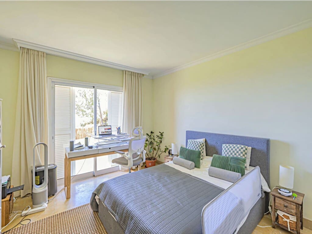 Apartamento de 3 habitaciones en La Mairena en venta con piscina garaje - 895.000 € (Ref: 9861615)
