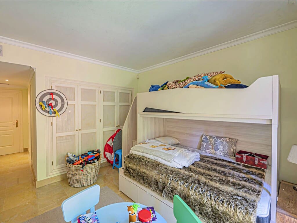 Apartamento de 3 habitaciones en La Mairena en venta con piscina garaje - 895.000 € (Ref: 9861615)