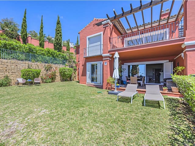 Apartamento de 3 habitaciones en La Mairena, Ojen en venta con piscina garaje - 895.000 € (Ref: 9861615)