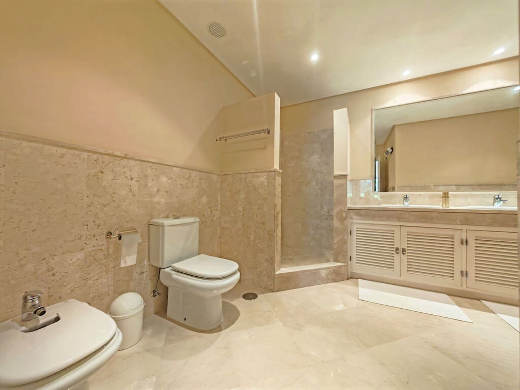 2 bedroom Apartment for sale in La Mairena with pool garage - € 370,000 (Ref: 9861616)