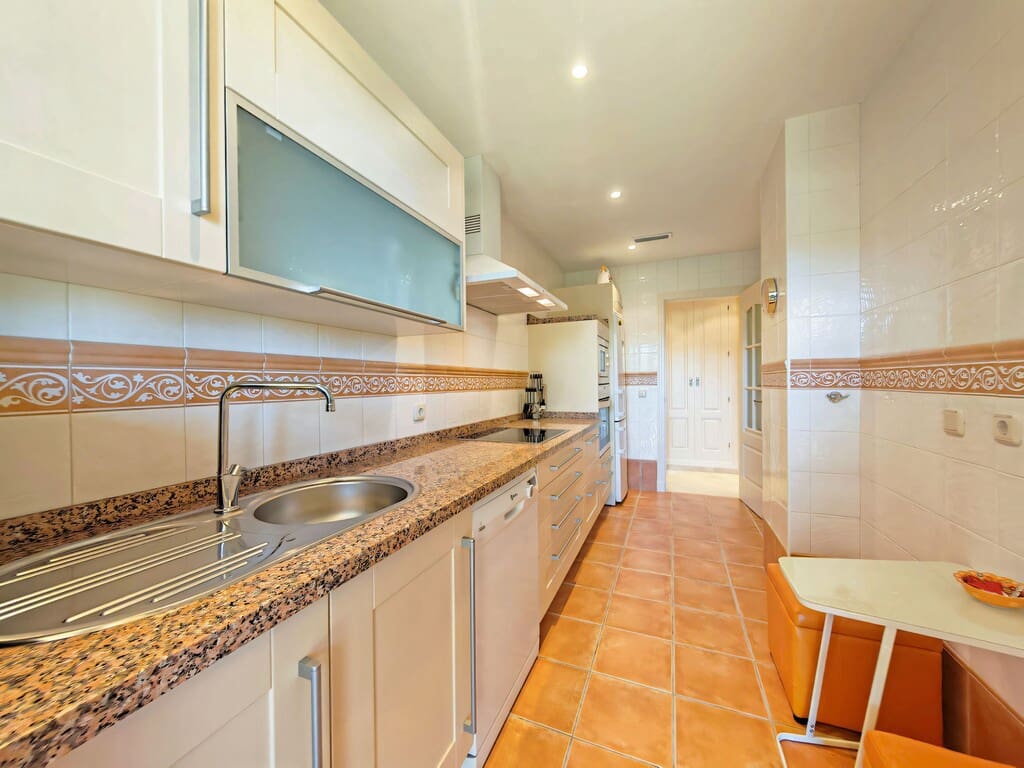 2 bedroom Apartment for sale in La Mairena with pool garage - € 370,000 (Ref: 9861616)