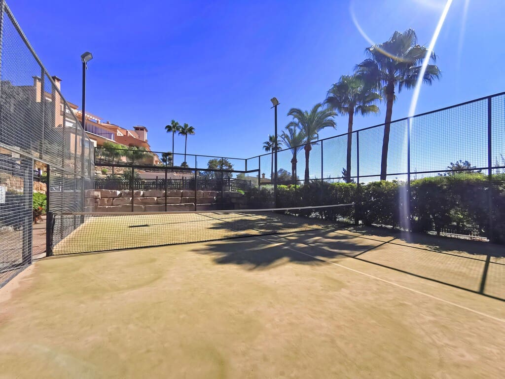 2 bedroom Apartment for sale in La Mairena with pool garage - € 370,000 (Ref: 9861616)