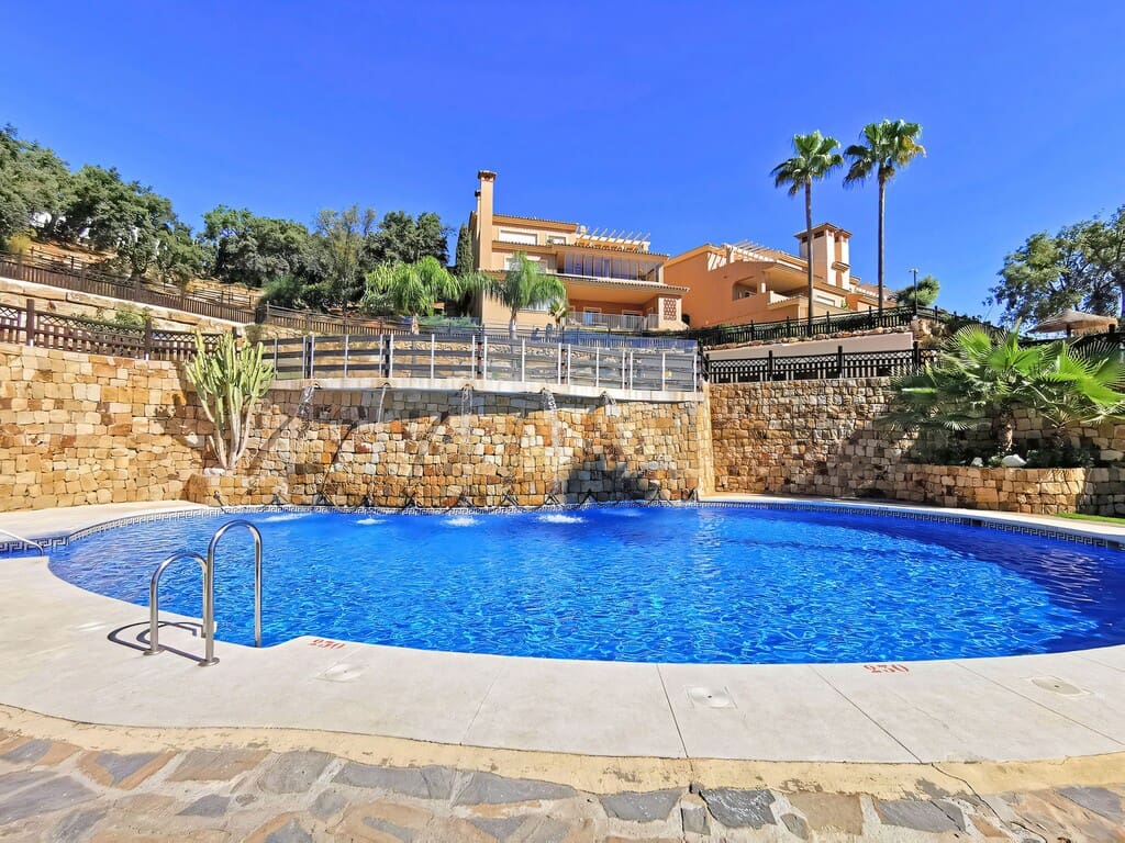 2 bedroom Apartment for sale in La Mairena with pool garage - € 370,000 (Ref: 9861616)