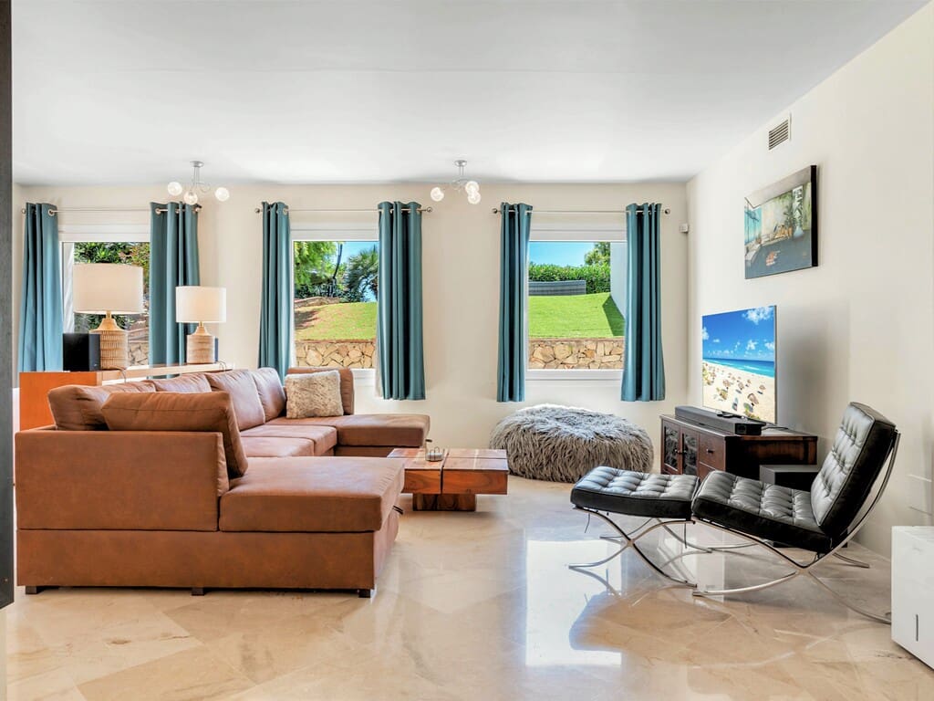 4 soverom Villa til salgs i Manilva med svømmebasseng garasje - € 1 499 000 (Ref: 9864724)