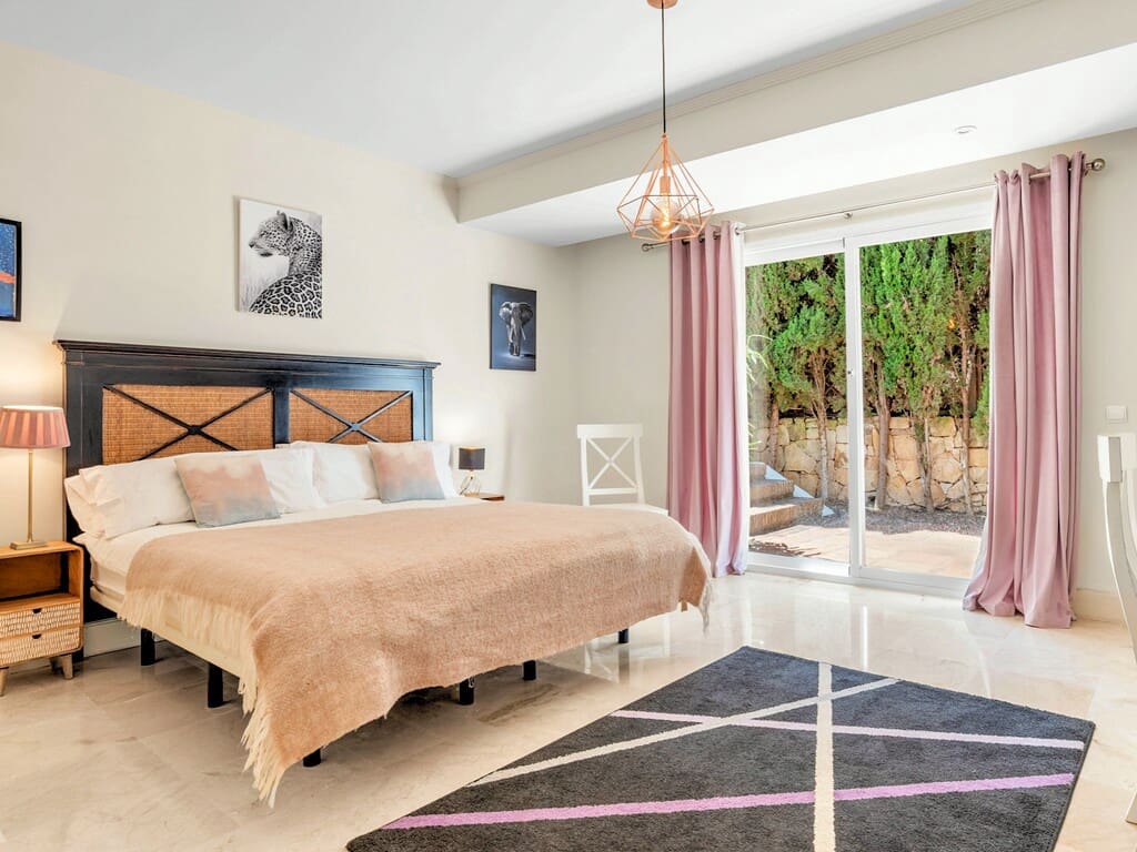 4 soverom Villa til salgs i Manilva med svømmebasseng garasje - € 1 499 000 (Ref: 9864724)