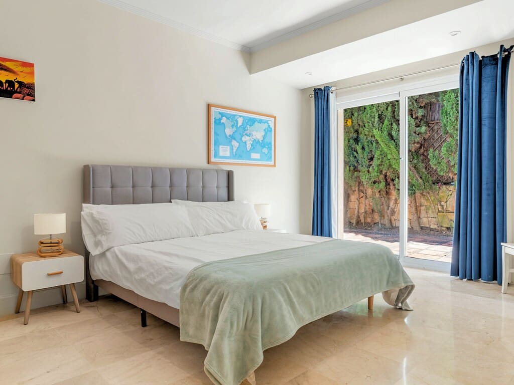 4 soverom Villa til salgs i Manilva med svømmebasseng garasje - € 1 499 000 (Ref: 9864724)
