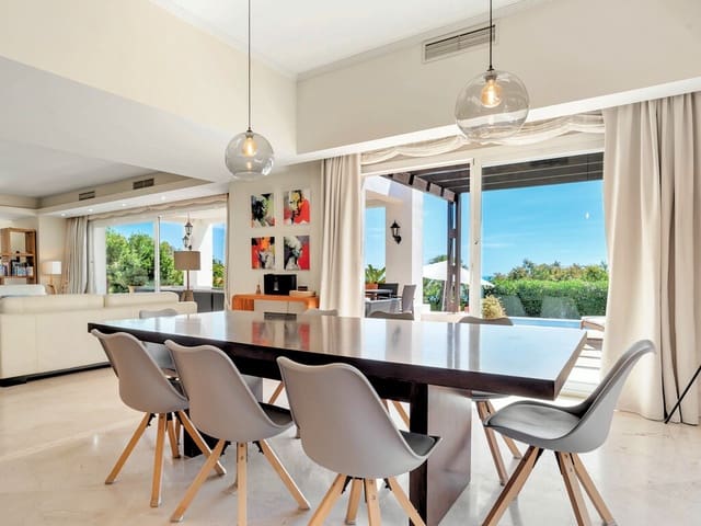 4 soverom Villa til salgs i Manilva med svømmebasseng garasje - € 1 499 000 (Ref: 9864724)