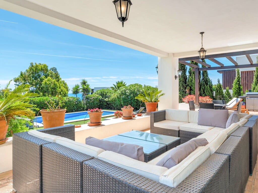 4 soverom Villa til salgs i Manilva med svømmebasseng garasje - € 1 499 000 (Ref: 9864724)