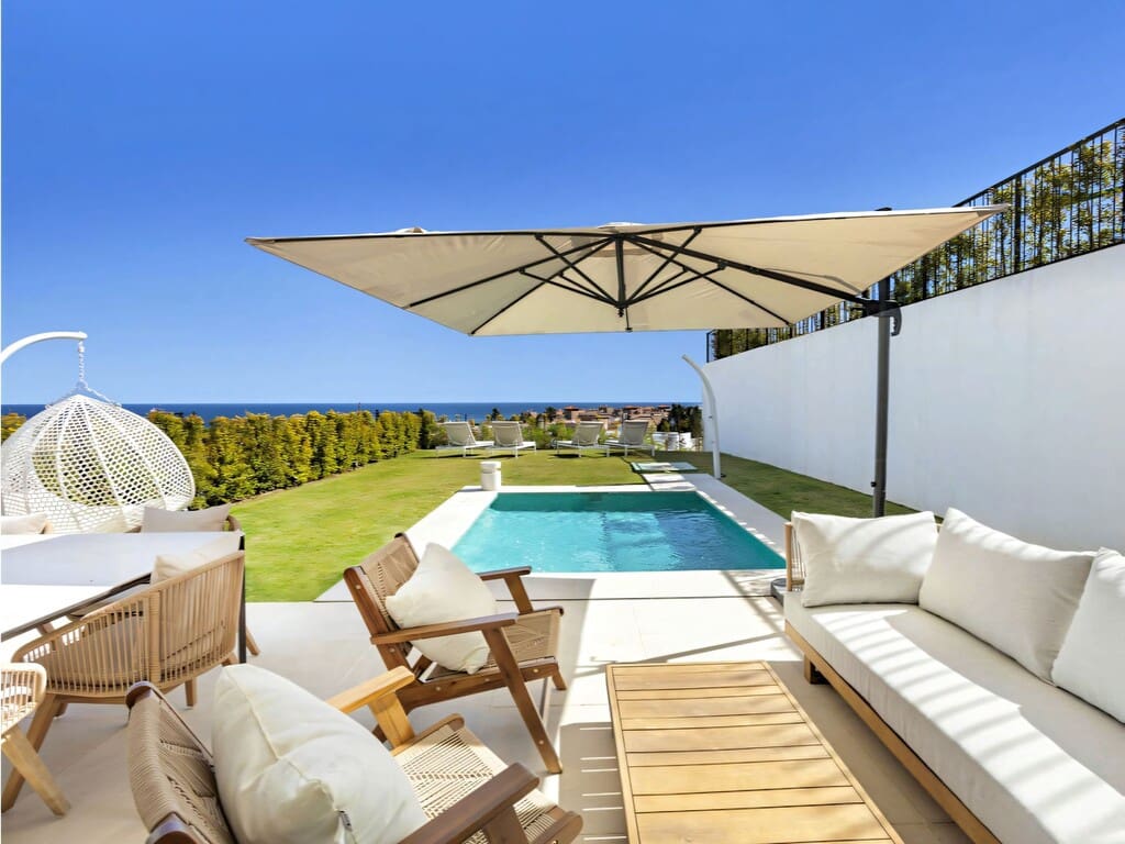 4 soveværelse Byhus til salg i New Golden Mile med swimmingpool garage - € 1.395.000 (Ref: 9866684)