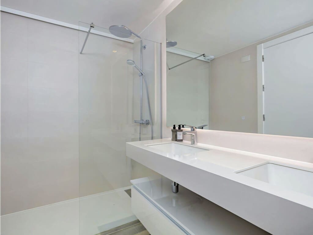 4 soveværelse Byhus til salg i New Golden Mile med swimmingpool garage - € 1.395.000 (Ref: 9866684)