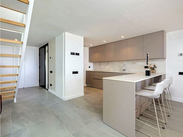 4 soveværelse Byhus til salg i New Golden Mile, Estepona med swimmingpool garage - € 1.395.000 (Ref: 9866684)