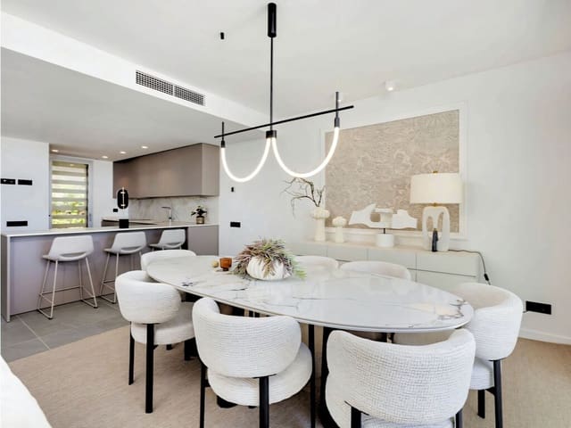 4 soveværelse Byhus til salg i New Golden Mile, Estepona med swimmingpool garage - € 1.395.000 (Ref: 9866684)