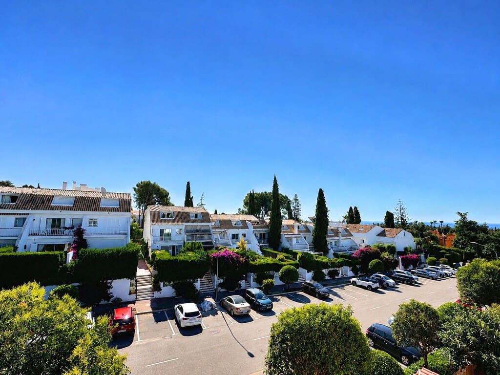 3 bedroom Townhouse for sale in Golden Mile with pool garage - € 789,000 (Ref: 9866685)