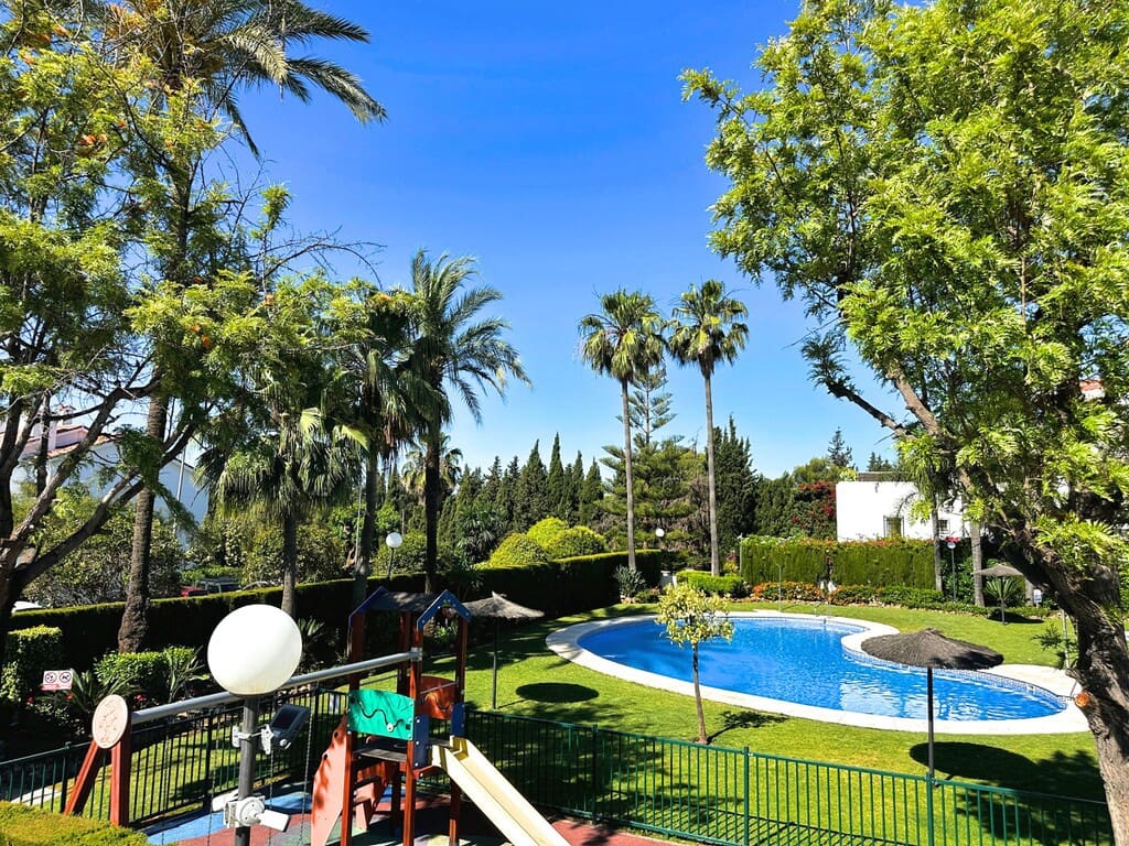 3 bedroom Townhouse for sale in Golden Mile with pool garage - € 789,000 (Ref: 9866685)