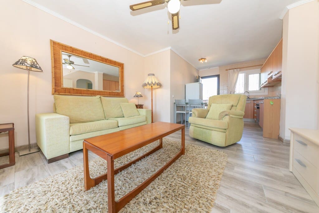 2 bedroom Penthouse for rent in Mijas Costa with pool - € 1,200 (Ref: 9871627)