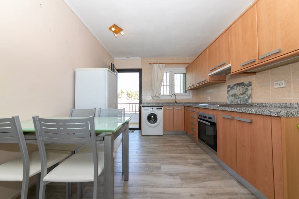 2 bedroom Penthouse for rent in Mijas Costa with pool - € 1,200 (Ref: 9871627)