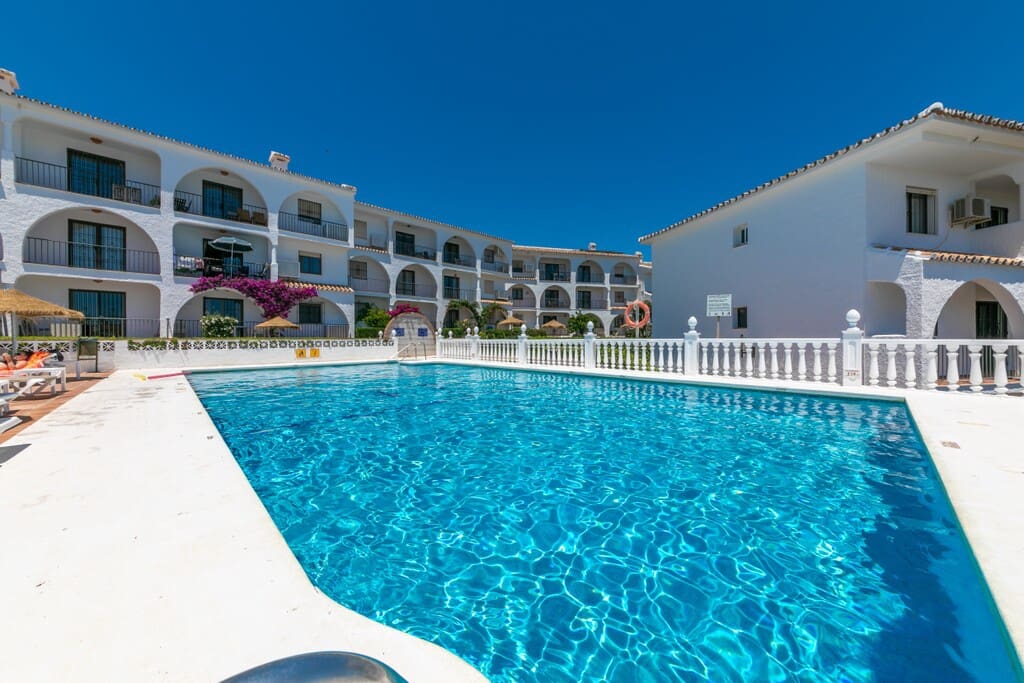 2 bedroom Penthouse for rent in Mijas Costa with pool - € 1,200 (Ref: 9871627)