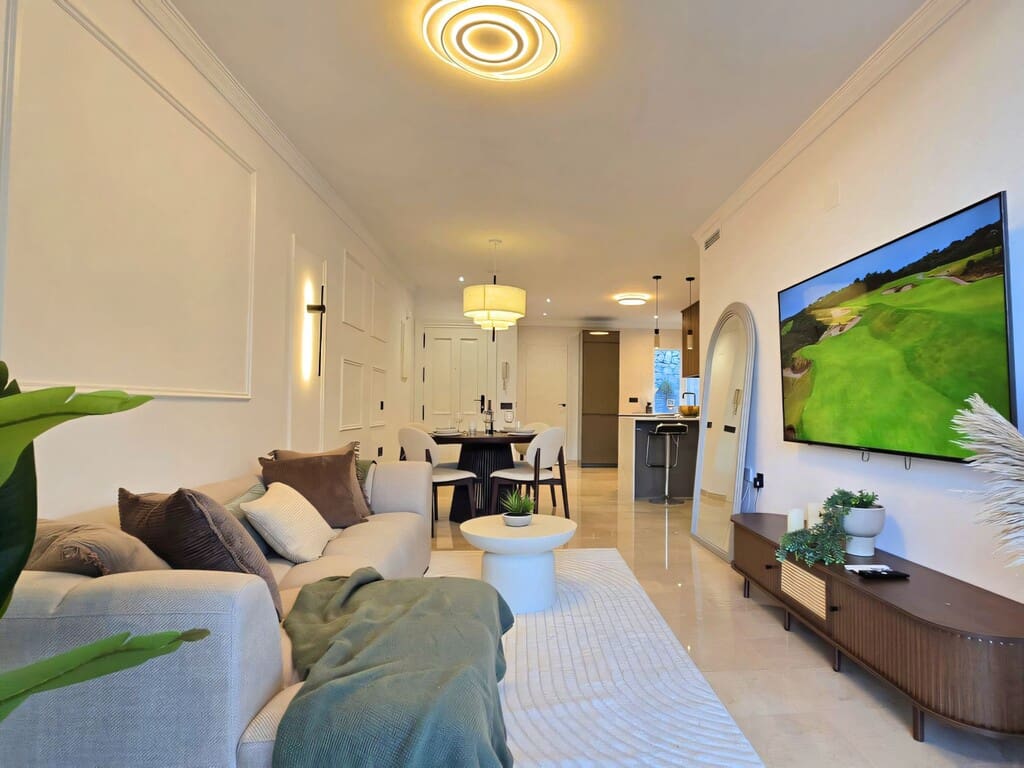 Apartamento de 3 habitaciones en La Quinta en venta con piscina garaje - 589.000 € (Ref: 9871628)