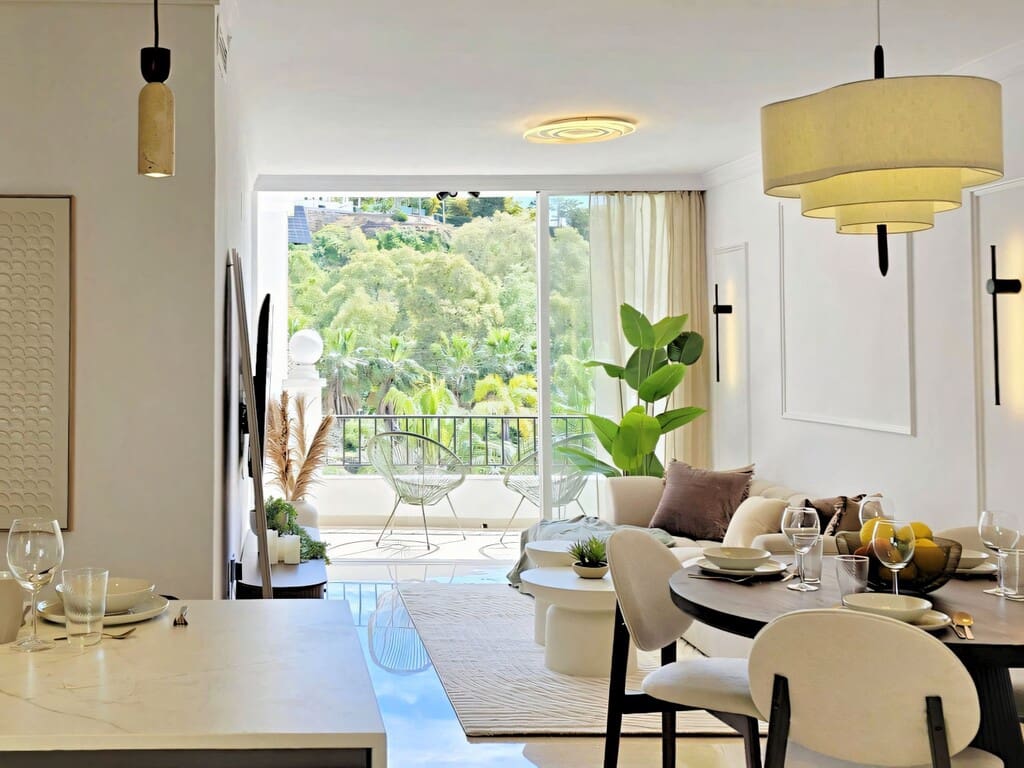 Apartamento de 3 habitaciones en La Quinta en venta con piscina garaje - 589.000 € (Ref: 9871628)