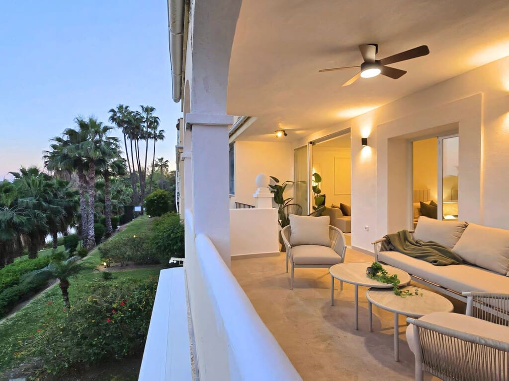 Apartamento de 3 habitaciones en La Quinta en venta con piscina garaje - 589.000 € (Ref: 9871628)