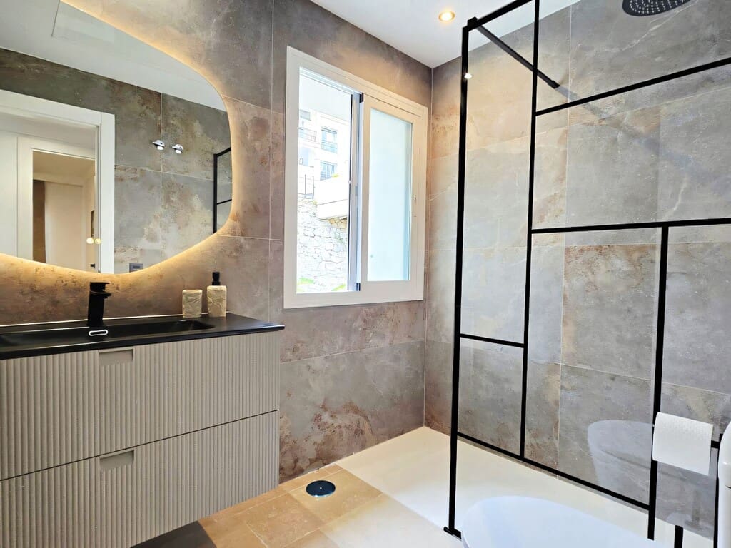 Apartamento de 3 habitaciones en La Quinta en venta con piscina garaje - 589.000 € (Ref: 9871628)