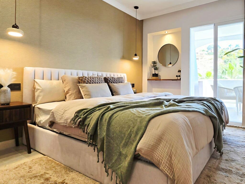 Apartamento de 3 habitaciones en La Quinta en venta con piscina garaje - 589.000 € (Ref: 9871628)