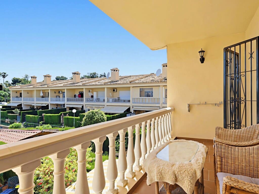 2 sypialnia Dom na sprzedaż w Torrequebrada z basenem garażem - 435 000 € (Ref: 9871629)