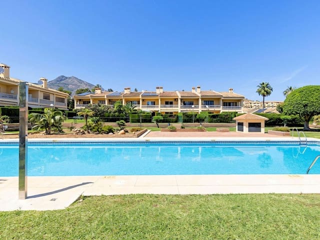 2 sypialnia Dom na sprzedaż w Torrequebrada, Benalmádena z basenem garażem - 435 000 € (Ref: 9871629)