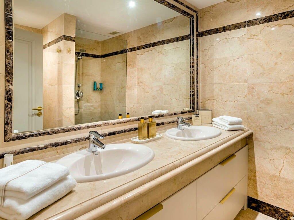 3 bedroom Apartment for sale in Golden Mile with pool garage - € 995,000 (Ref: 9873049)