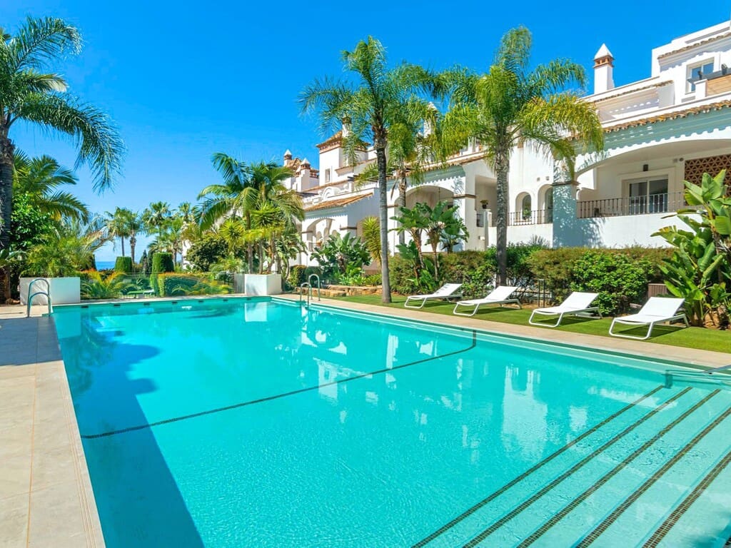 3 bedroom Apartment for sale in Golden Mile with pool garage - € 995,000 (Ref: 9873049)