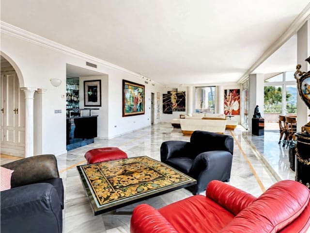 3 bedroom Apartment for sale in Nueva Andalucia, Marbella with pool garage - € 1,775,000 (Ref: 9873050)