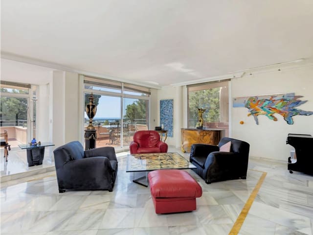 3 bedroom Apartment for sale in Nueva Andalucia, Marbella with pool garage - € 1,775,000 (Ref: 9873050)