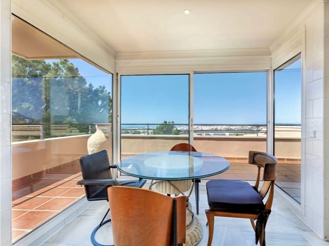 3 bedroom Apartment for sale in Nueva Andalucia, Marbella with pool garage - € 1,775,000 (Ref: 9873050)