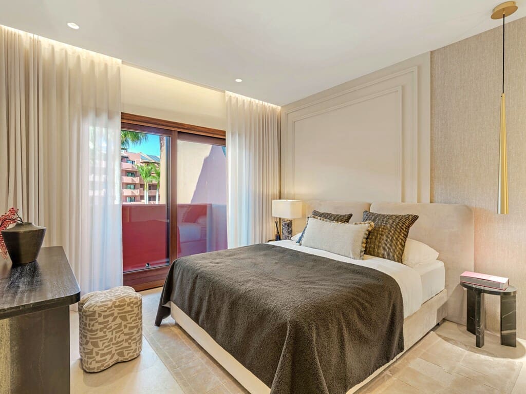 3 Zimmer Penthouse zu verkaufen in Estepona mit Pool Garage - 4.995.000 € (Ref: 9875762)