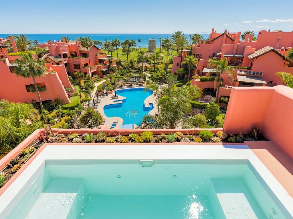 3 Zimmer Penthouse zu verkaufen in Estepona mit Pool Garage - 4.995.000 € (Ref: 9875762)