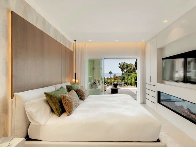 3 slaapkamer Appartement te koop in Estepona met zwembad - € 1.995.000 (Ref: 9878105)