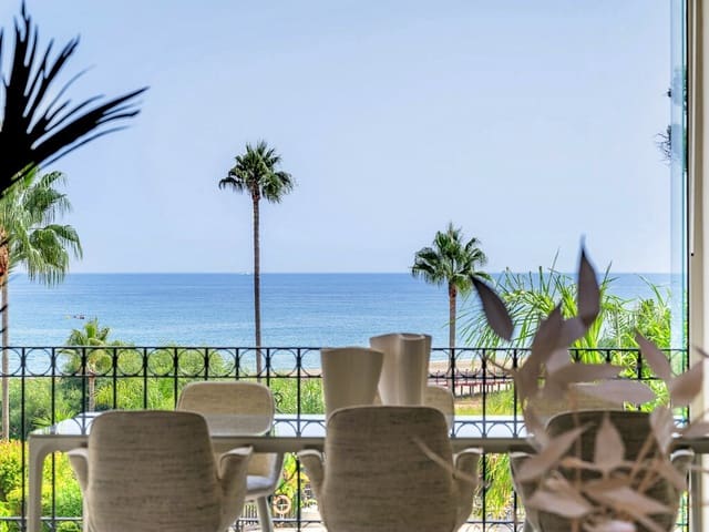 3 slaapkamer Appartement te koop in Estepona met zwembad - € 1.995.000 (Ref: 9878105)