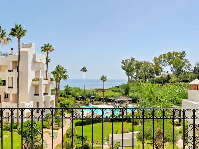 3 slaapkamer Appartement te koop in Estepona met zwembad - € 1.995.000 (Ref: 9878105)