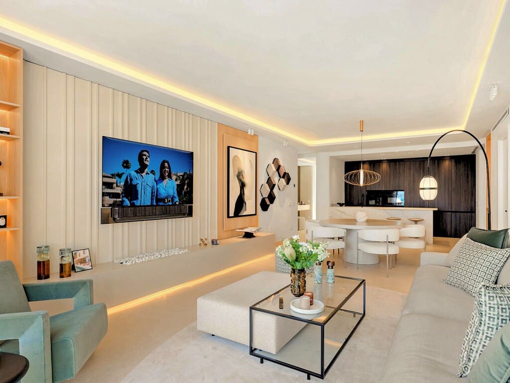3 bedroom Penthouse for sale in Estepona with pool garage - € 2,995,000 (Ref: 9878106)