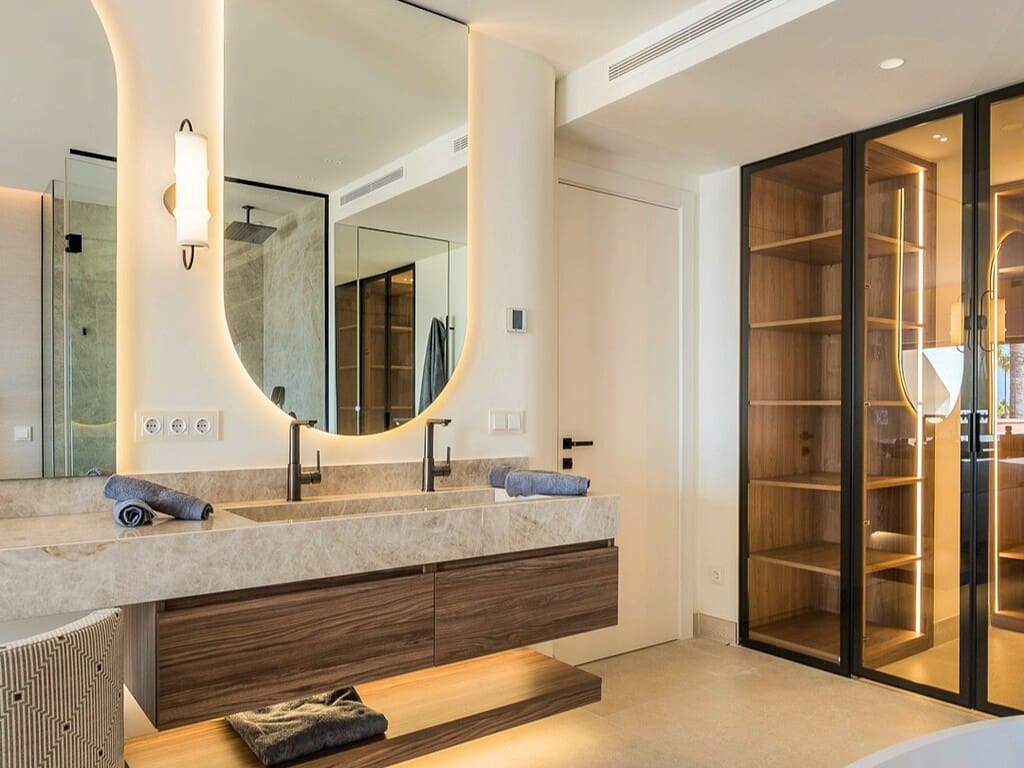 3 bedroom Penthouse for sale in Estepona with pool garage - € 2,995,000 (Ref: 9878106)
