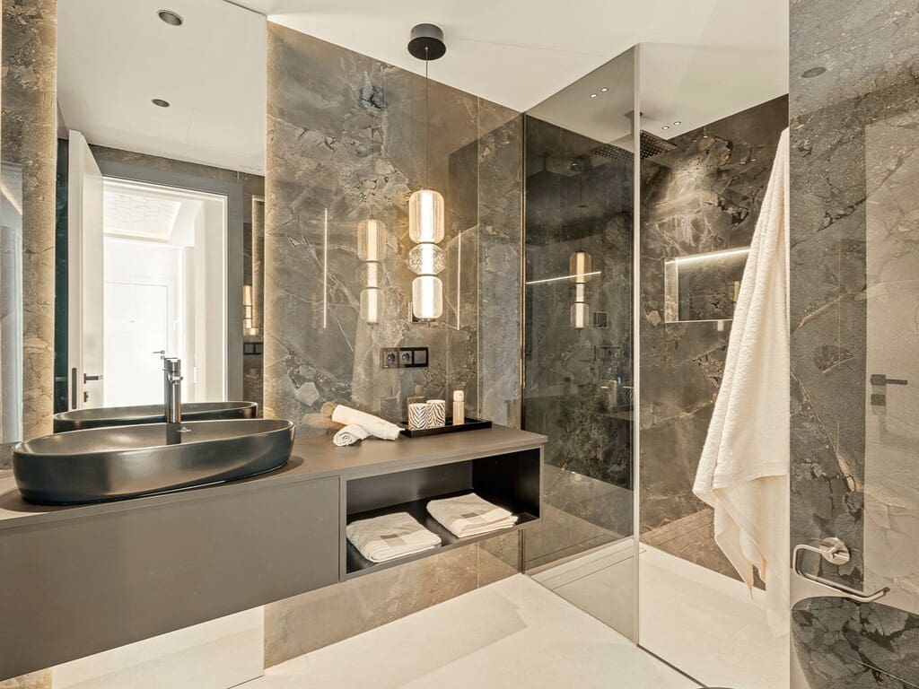 3 bedroom Penthouse for sale in Estepona with pool garage - € 2,995,000 (Ref: 9878106)