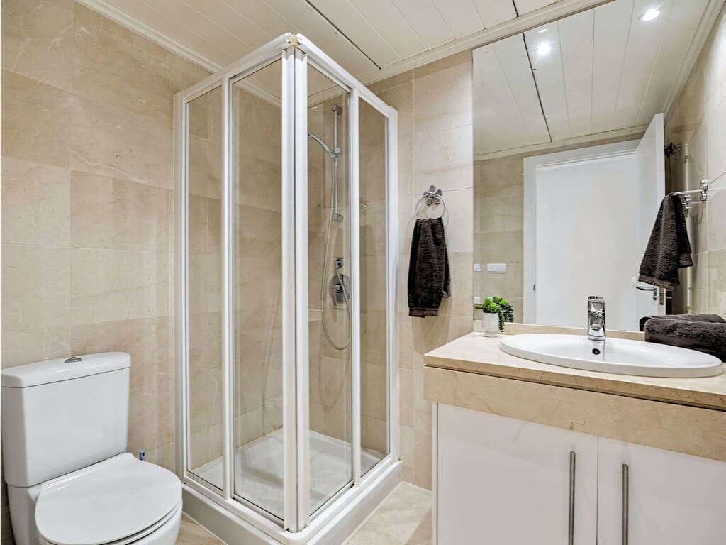 3 sypialnia Penthouse na sprzedaż w Los Arqueros z basenem garażem - 545 000 € (Ref: 9884195)