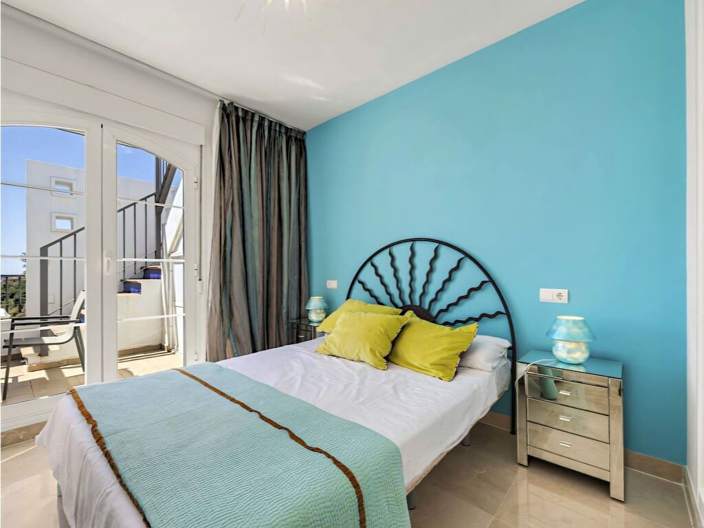 3 sypialnia Penthouse na sprzedaż w Los Arqueros z basenem garażem - 545 000 € (Ref: 9884195)