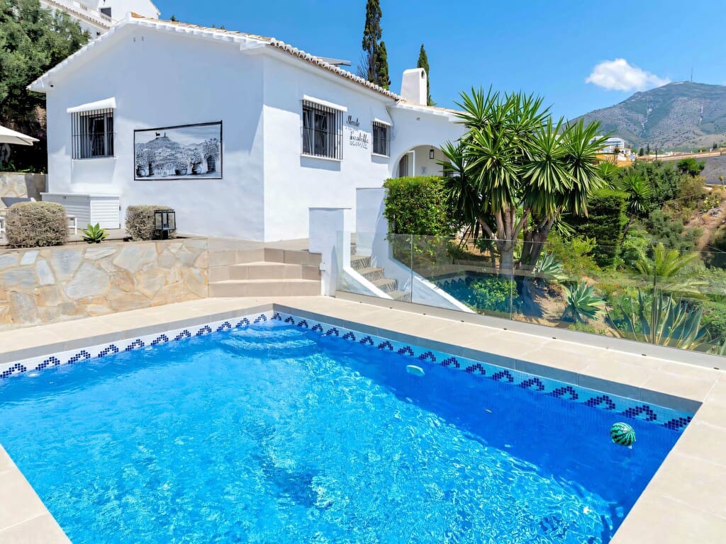 3 sovrum Villa till salu i Fuengirola med pool garage - 1 175 000 € (Ref: 9888696)