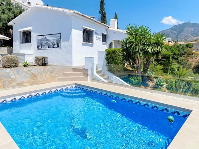 3 soveværelse Villa til salg i Torreblanca, Fuengirola - € 1.175.000 (Ref: 9888696)