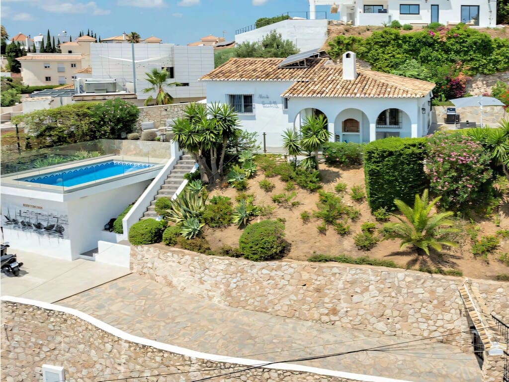 3 sovrum Villa till salu i Fuengirola med pool garage - 1 175 000 € (Ref: 9888696)