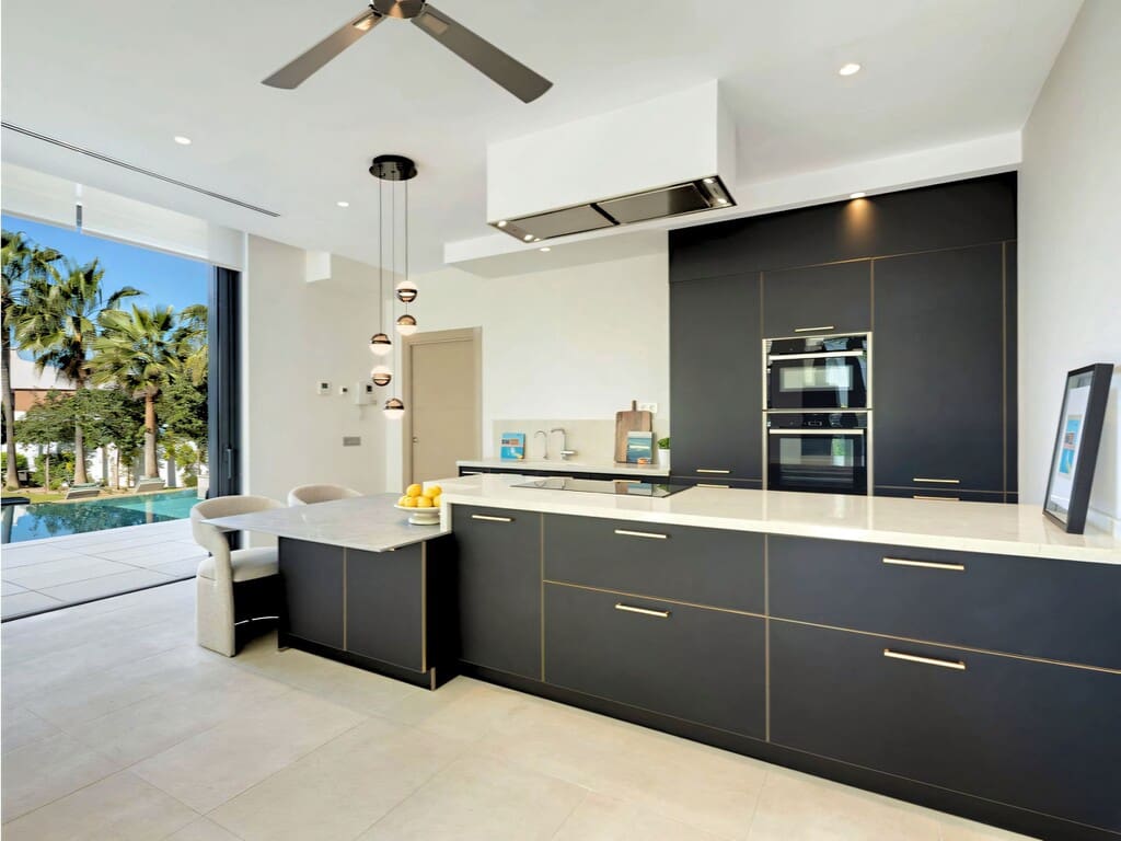 Chalet de 5 habitaciones en Nueva Andalucia en venta con piscina garaje - 3.950.000 € (Ref: 9891805)