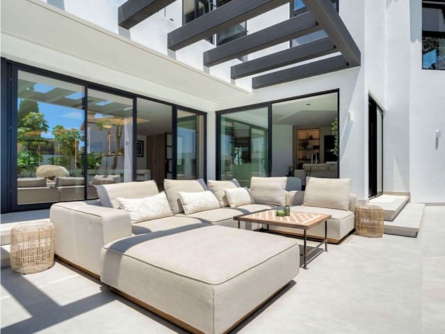 6 soverom Villa til salgs i Bel-Air, Estepona med svømmebasseng garasje - € 3 495 000 (Ref: 9891806)