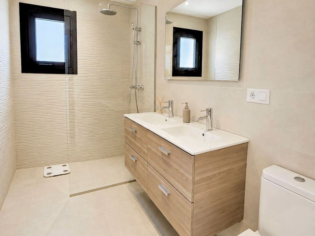 4 sypialnia Willa na sprzedaż w Fuengirola z basenem garażem - 1 475 000 € (Ref: 9891808)
